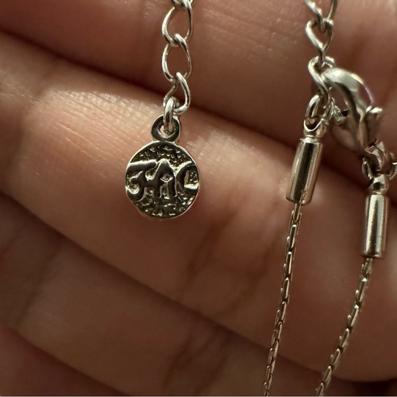 ✨2 for $30✨ Fifth Avenue Collection Silver Tone Blue Crystal Pendant Neclace - Picture 4 of 8